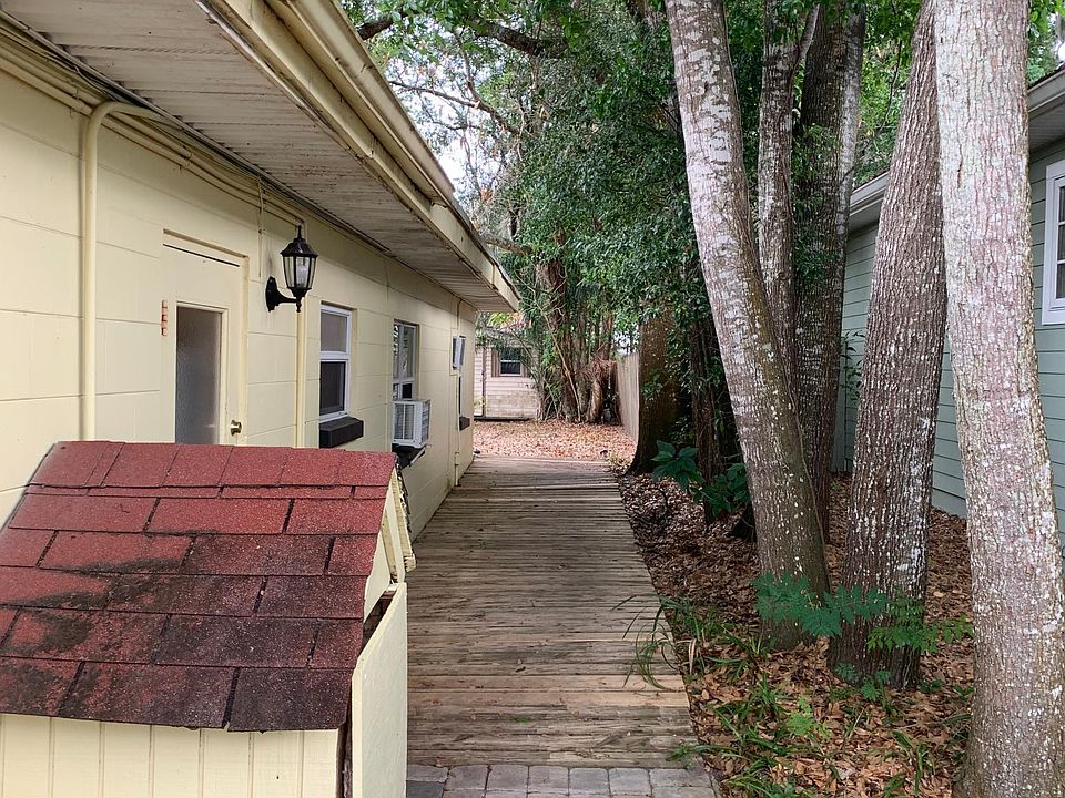 Boardwalk to back yard Side entrance