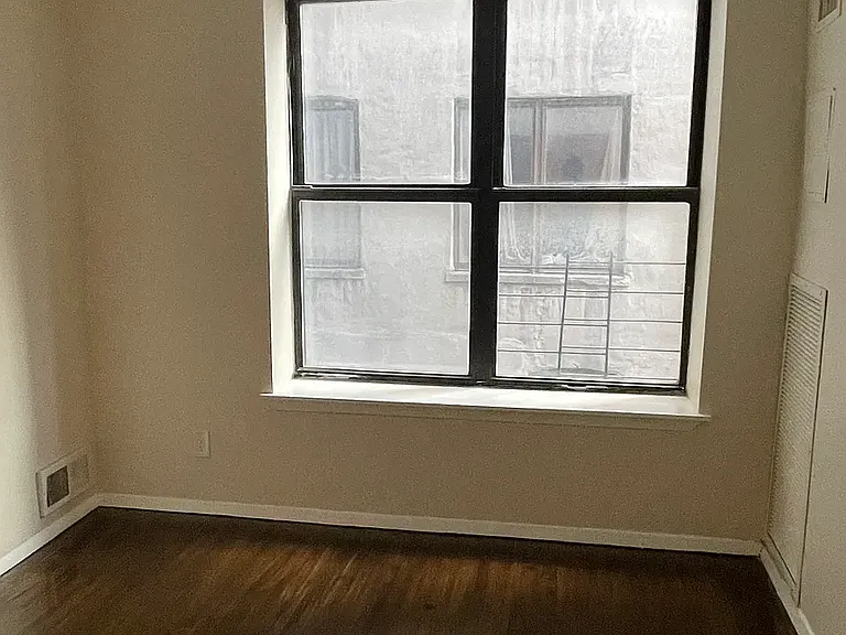 581 Academy St #1G — Photo 7