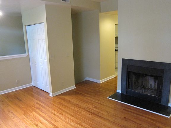 3rd image of 3827 Shenandoah Ave #D