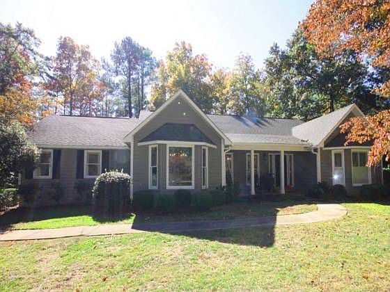 1st image of 105 Lakewood Dr