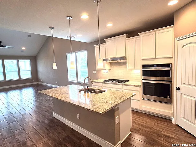4 bed, 3.5 bath, 2547 sqft, $2,600 — Photo 4