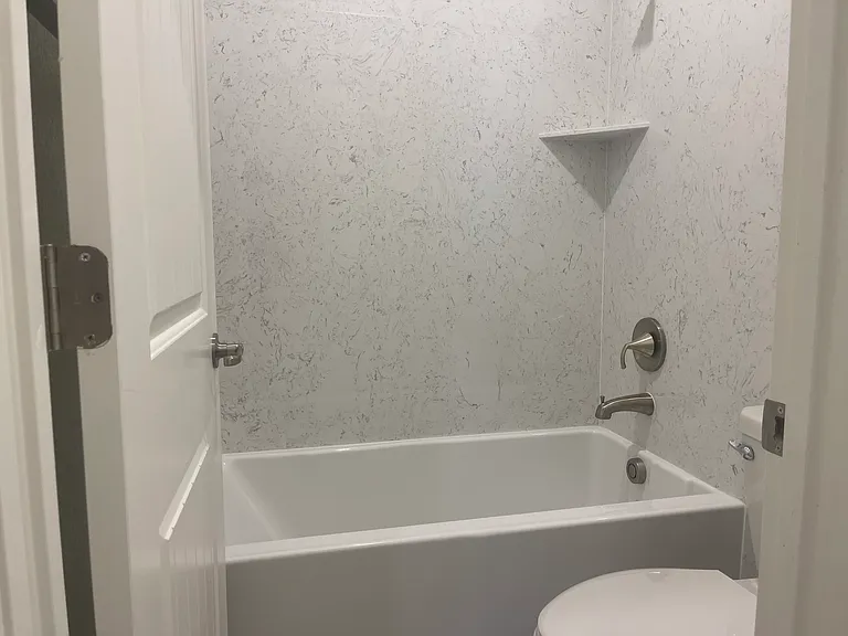 572 Knightsbridge Ct — Photo 18