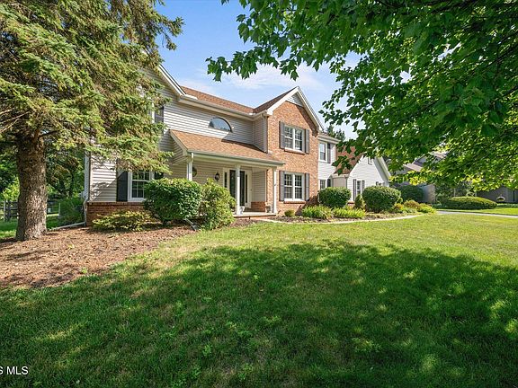 3rd image of 5024 Hunters Green Dr