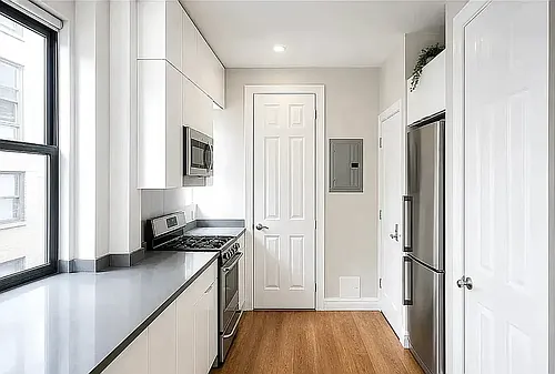 252 Mott St Photo 1