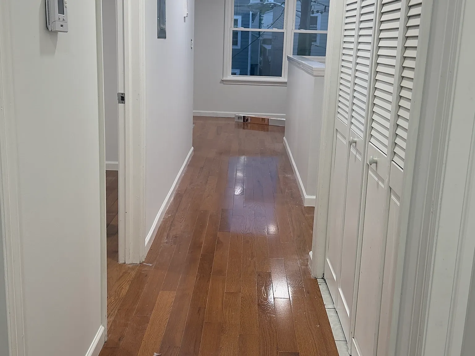 3 bed, 2500 sqft, $2,700 — Photo 3