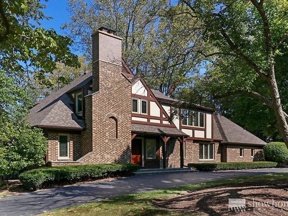 Beautiful setting on 1/2 acre