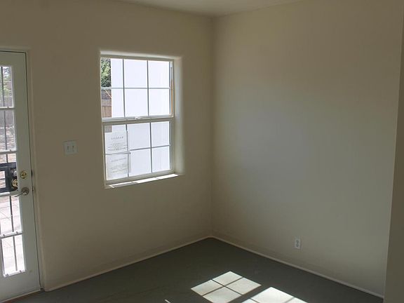 4th image of 2430 La Veta Dr NE