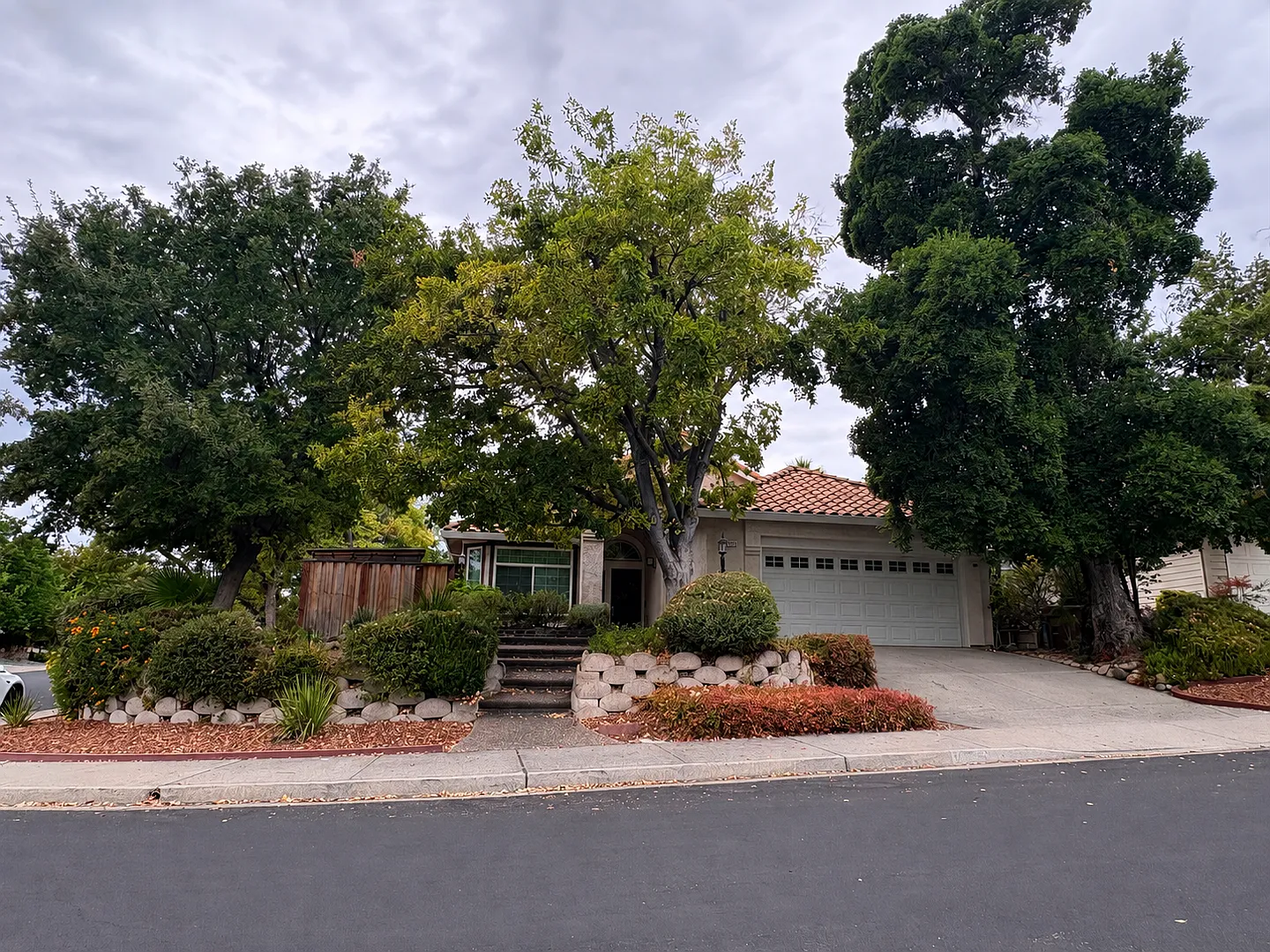 Beautiful Single-Story 3 Bedroom 2 Bath Smart Home! — Photo 1