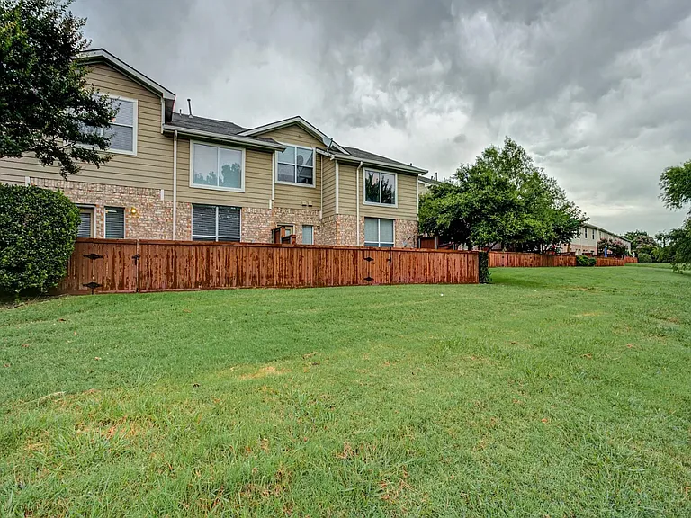 4528 Sycamore Dr — Photo 14