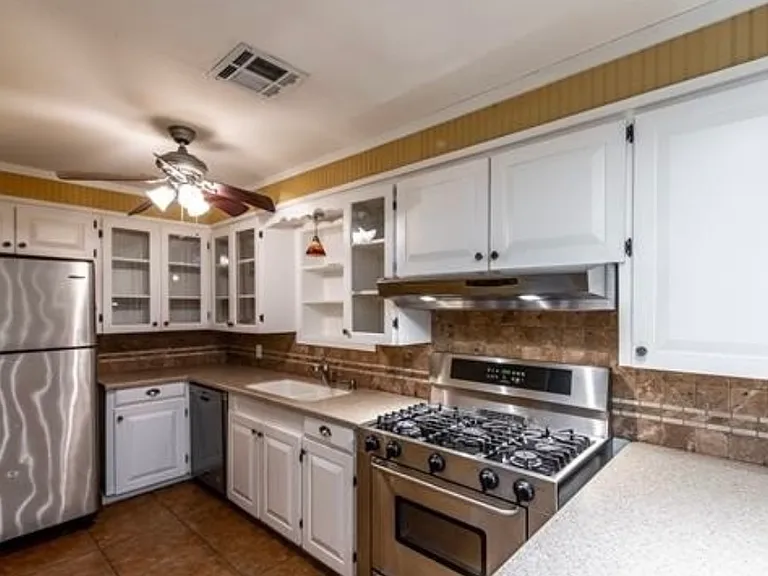 2407 Arlington Pl — Photo 31