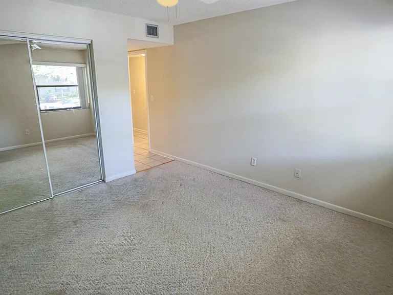 40 Andalusia Ct #40 — Photo 18