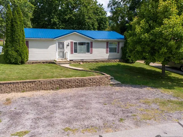 125 S Church St, Roann, IN 46974
