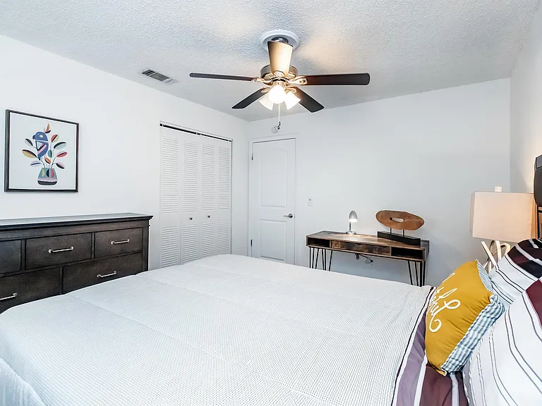 Urban Place Apartments — Photo 57