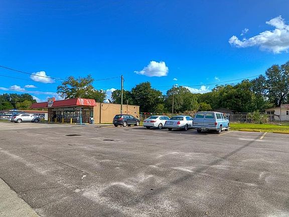 2nd image of 807 W Dr Martin Luther King Jr Blvd