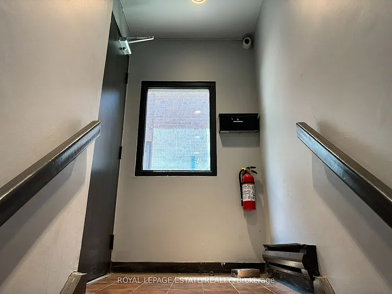 20 Jane St #A — Photo 17