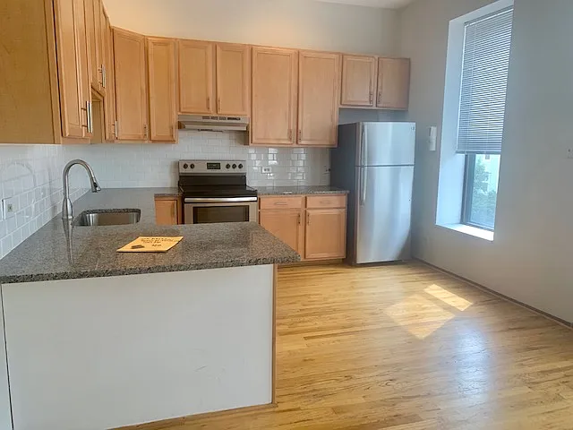 3055 N Sheffield Ave #2D — Photo 4