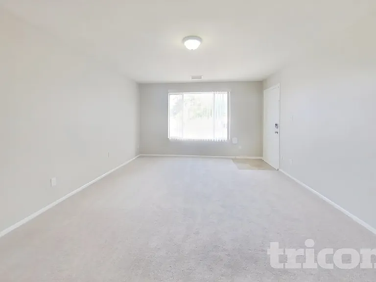 3849 W Poinsettia Dr — Photo 2
