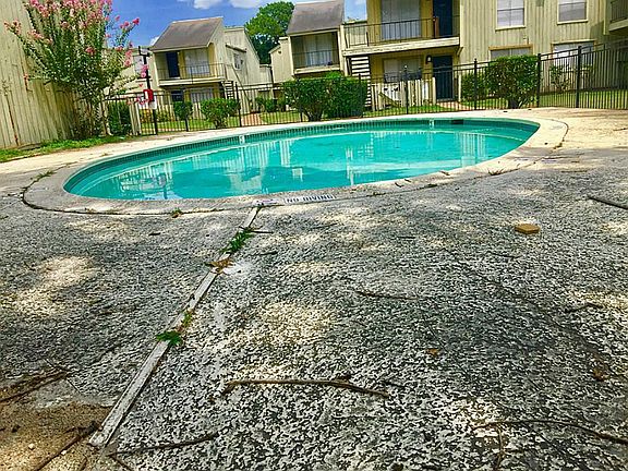 2nd image of 5625 Antoine Dr APT 1404
