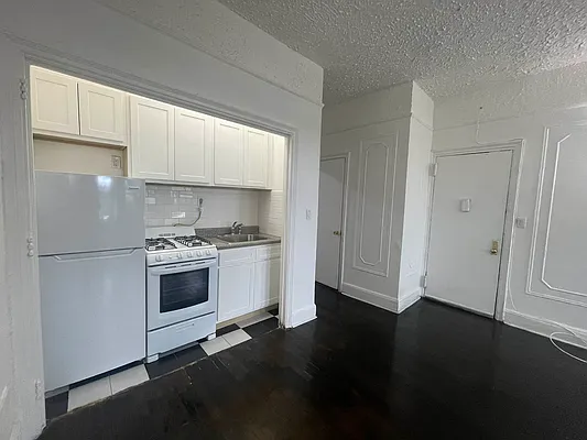 Rented by Pear NYC LLC | media 5