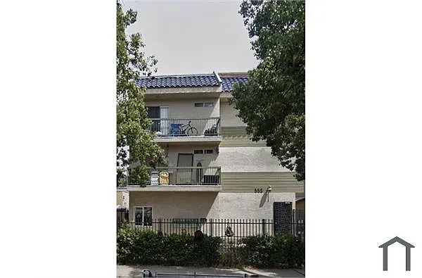 Building Photo - 558 N Alexandria Ave #7