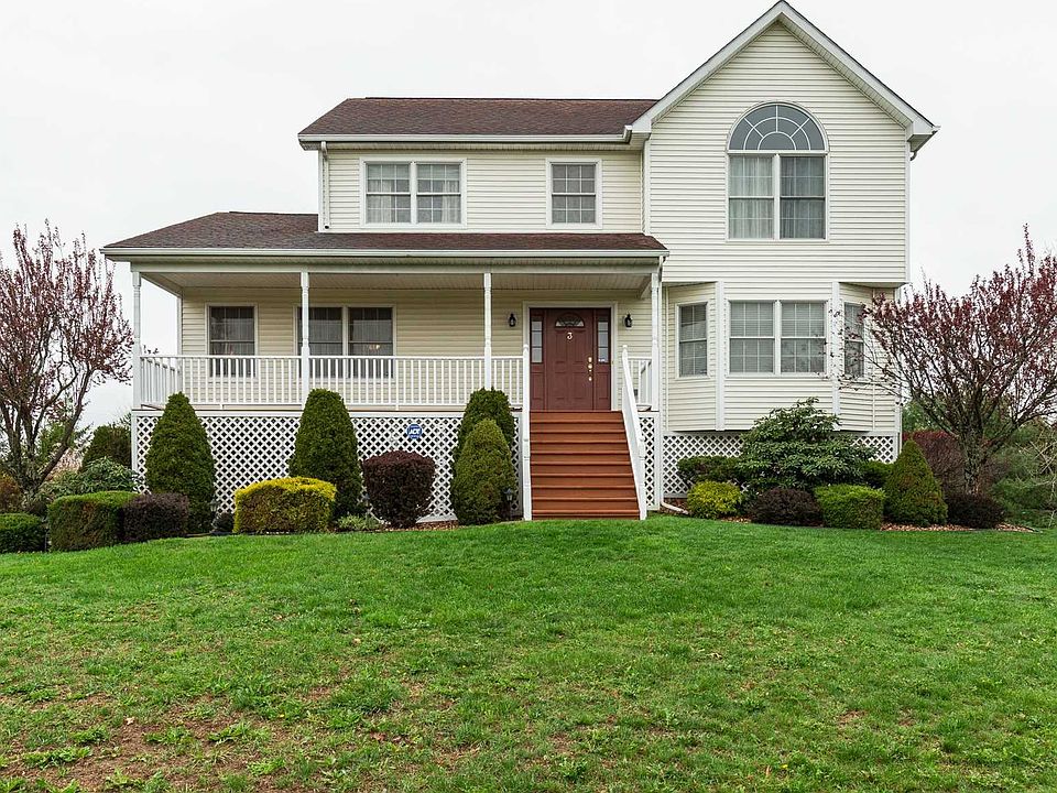 1st image of 3 Heritage Ln
