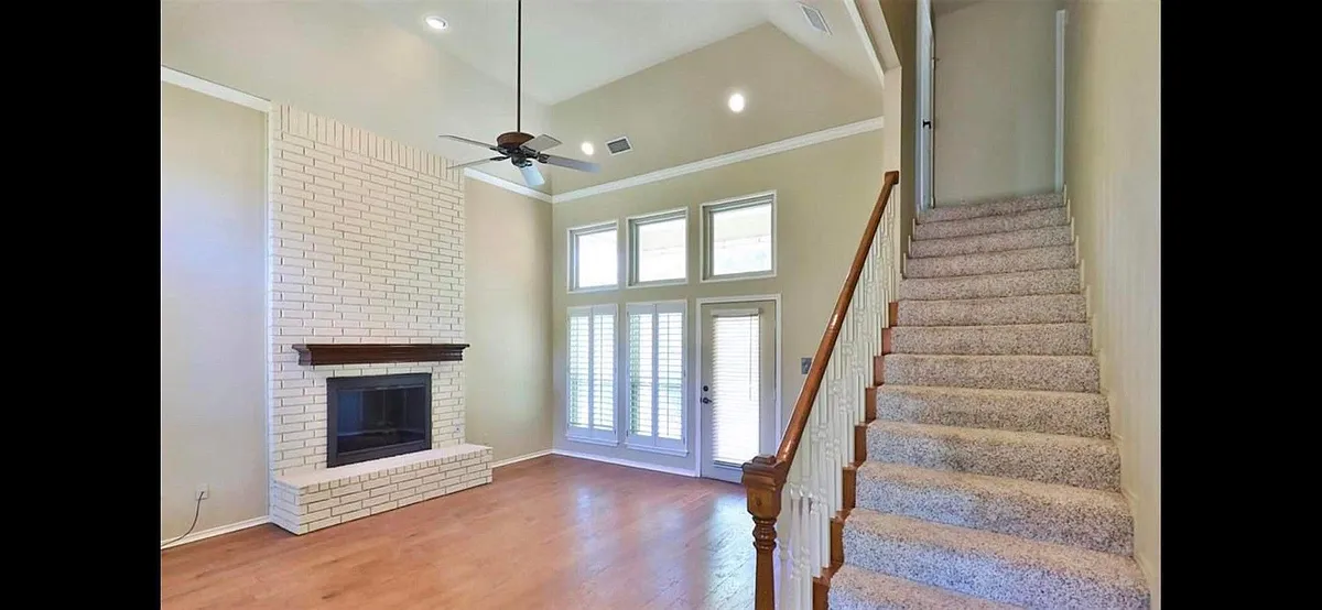 Building Photo - 3965 Bay Hill Dr
