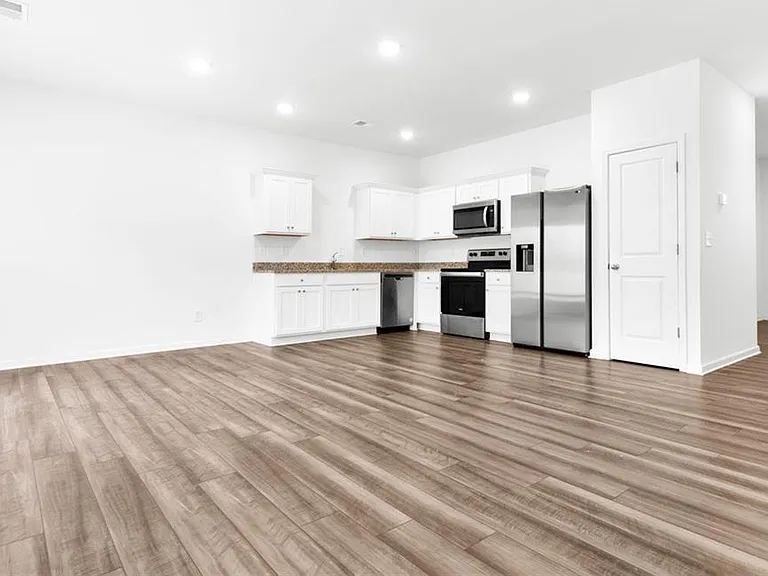 328 Penn Station Way — Photo 3