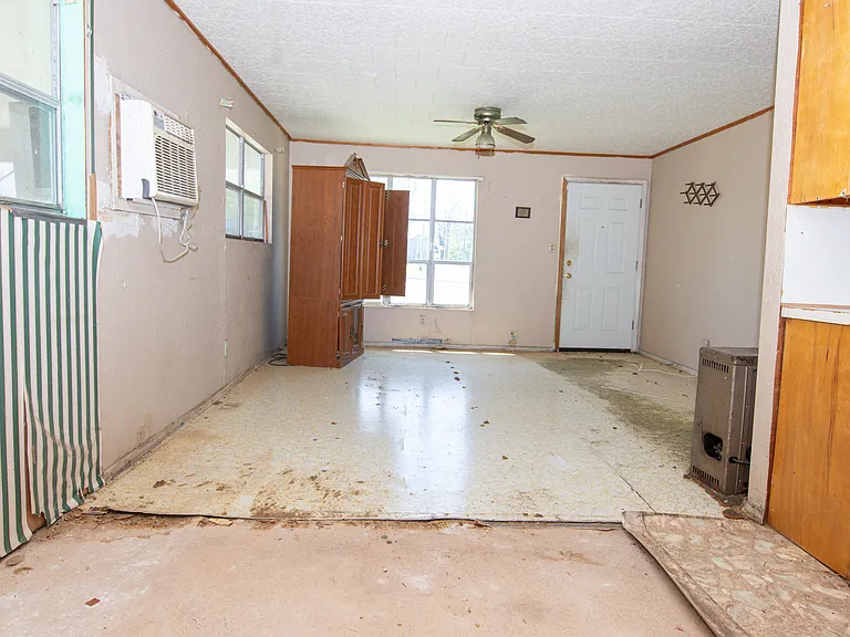 407 Nugier St — Photo 34