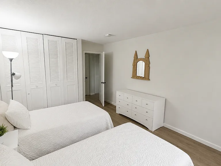 8 Shrewsbury Green Dr #1-A — Photo 7