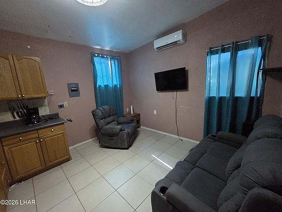 5th image of 628 W Desert Dr