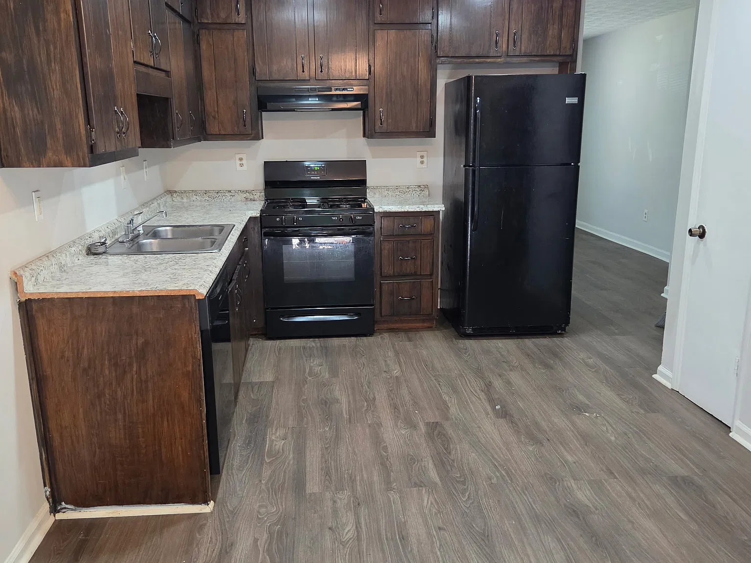 2 bed, 1000 sqft, $1,500 — Photo 3