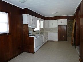 5th image of 33 Rush Ave