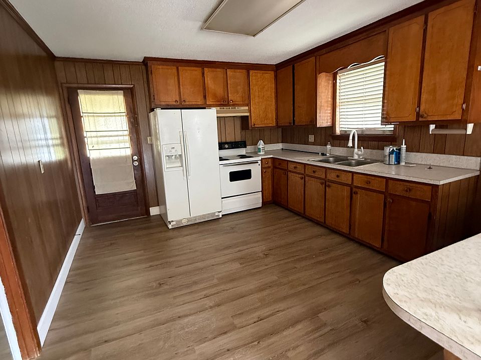 1st image of 2625 Lisa Dr