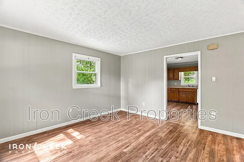 2 bed, 1.0 bath, 710 sqft, $1,295 — Photo 4