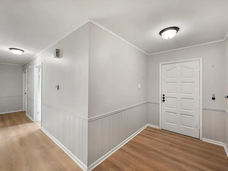 2604 Fairmont Cir — Photo 3