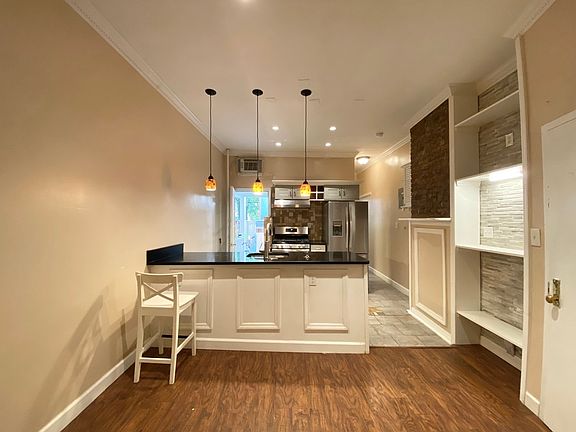 4th image of 283 Troutman St APT 1L