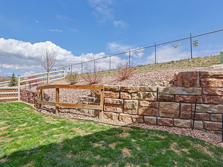 3792 Vineyard Cir — Photo 36