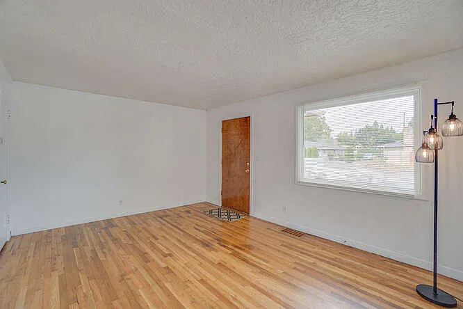 2 bed, 1212 sqft, $1,495 — Photo 3