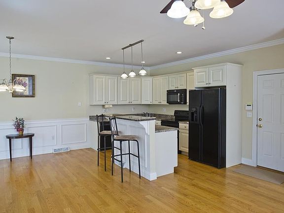 5th image of 6 Wynnfield Cir