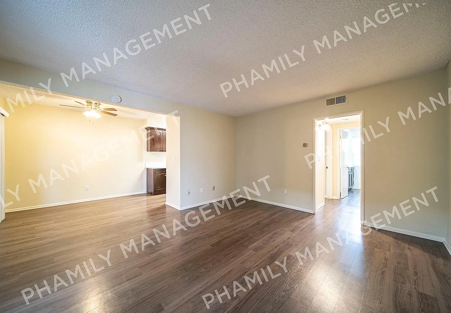 451 Anderwood Ct — Photo 1