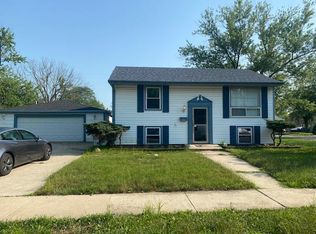 214 E Tulip Dr, Glenwood, IL