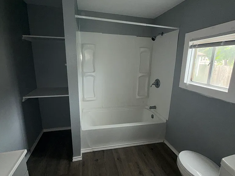509 E Kenedy Ave #2 — Photo 3