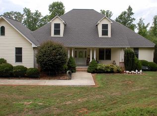 628 Frank Black Rd, Cleveland, GA 30528