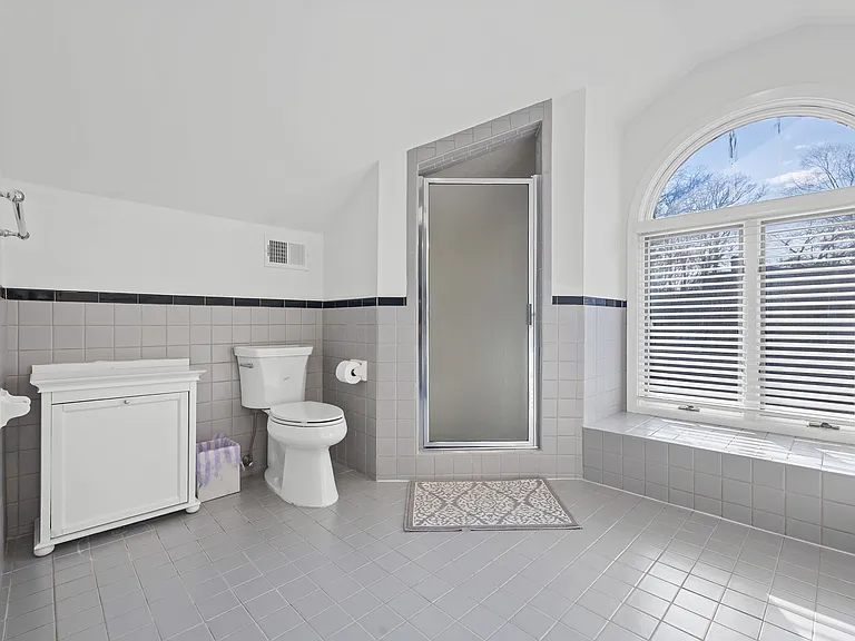 1021 North Ave NE — Photo 22