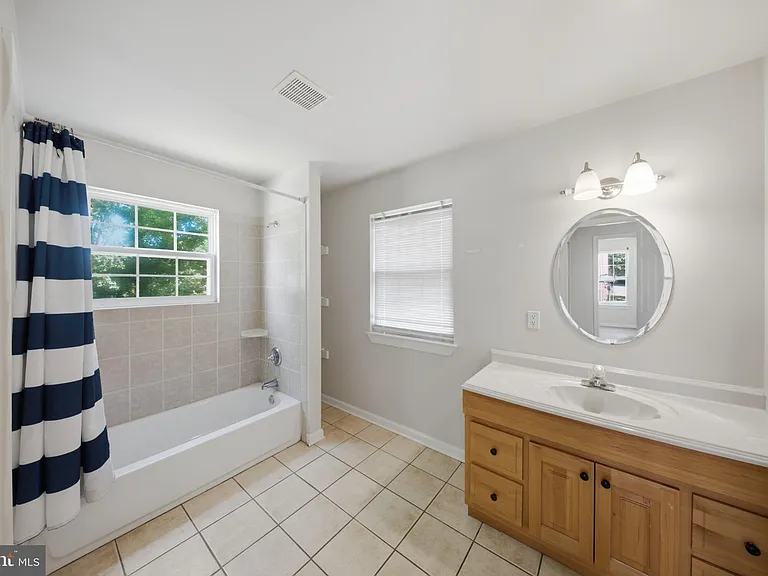7611 Temple Hill Rd — Photo 18