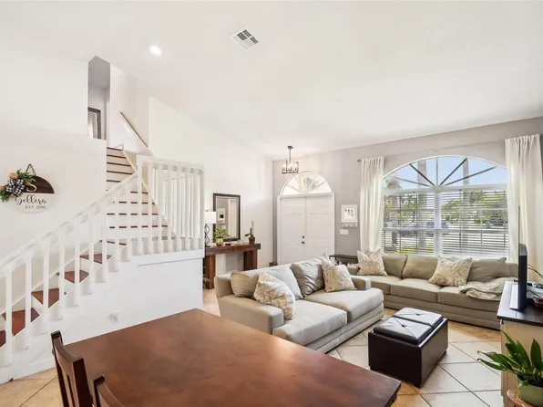 1339 SW 181st Avenue, Pembroke Pines, FL 33029