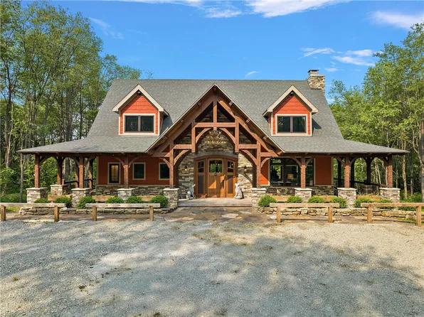 295 Deer Fern Dr N, Somerset, PA 15501