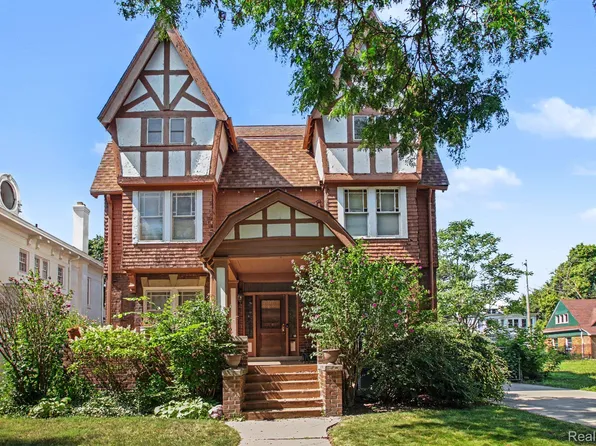 80 Longfellow St, Detroit, MI 48202