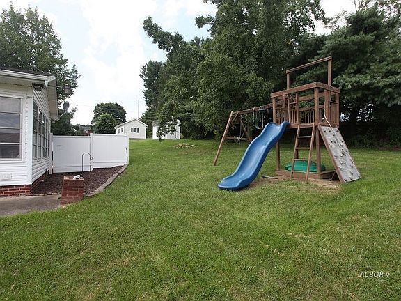 5th image of 26 Hilda Dr