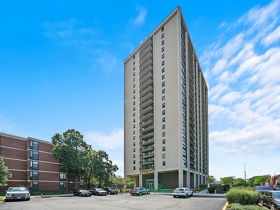 2nd image of 2901 S Michigan Ave APT 1009